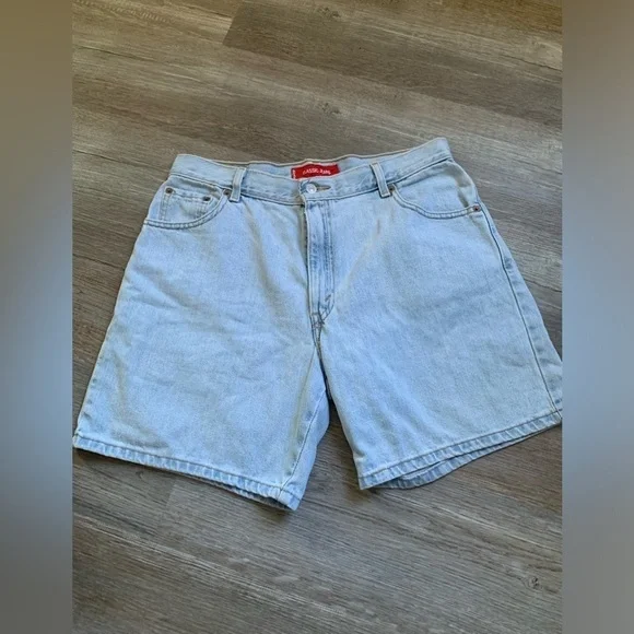 VTG Levi’s Mom Shorts Classic Denim Shorts Light Wash Blue Size 14 Size 32 Boho